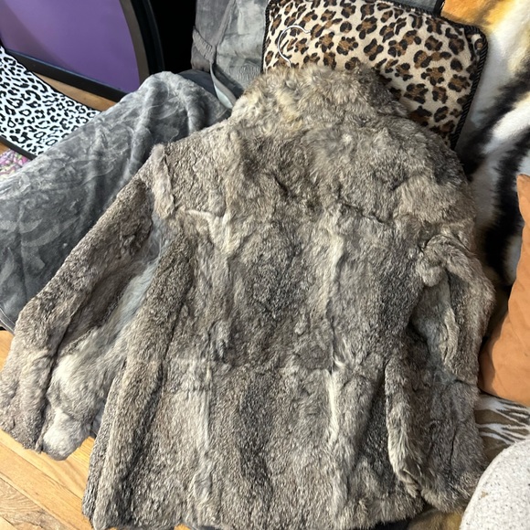 Classy Rabbit Short Jacket - Picture 2 of 3